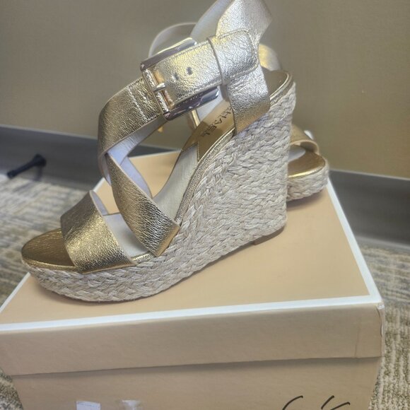 MICHAEL KORS GOLD ESPADRILLE "GIOVANNA" SIZE 6.5 - Picture 2 of 4
